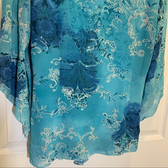 Dressbarn Beautiful Blue Flowy Top Size 1X - Picture 5 of 7